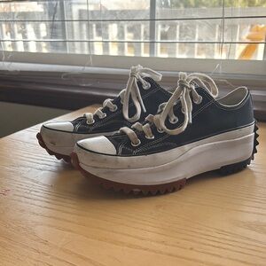 Converse Low top Hike